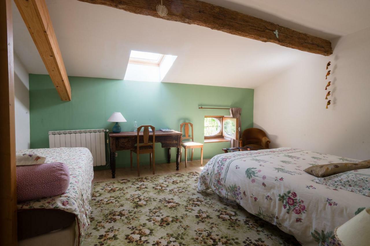 "Il Etait Une Soie..." Hotell Saint-Vincent-de-Barres Eksteriør bilde