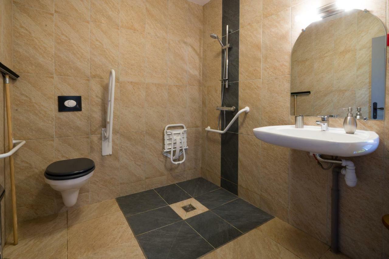 "Il Etait Une Soie..." Hotell Saint-Vincent-de-Barres Eksteriør bilde
