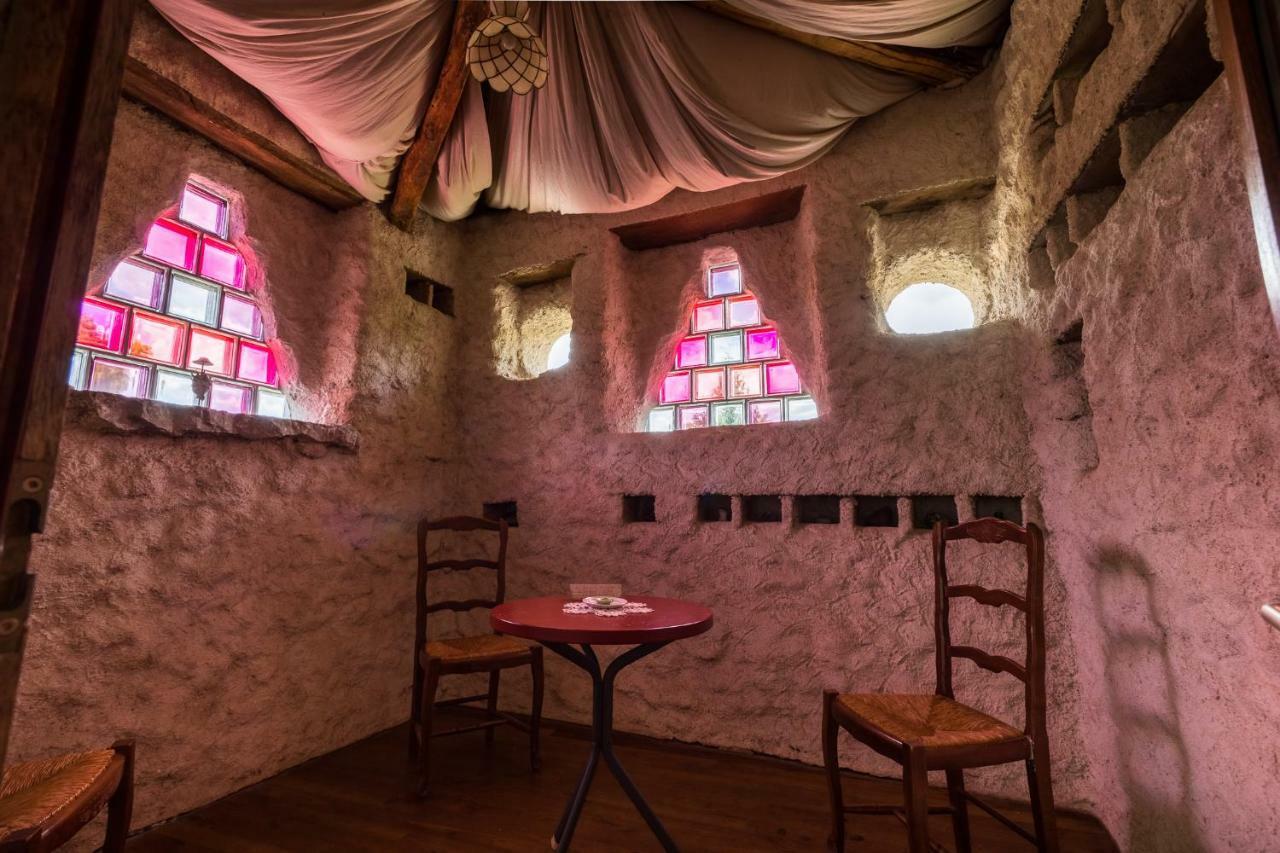 "Il Etait Une Soie..." Hotell Saint-Vincent-de-Barres Eksteriør bilde