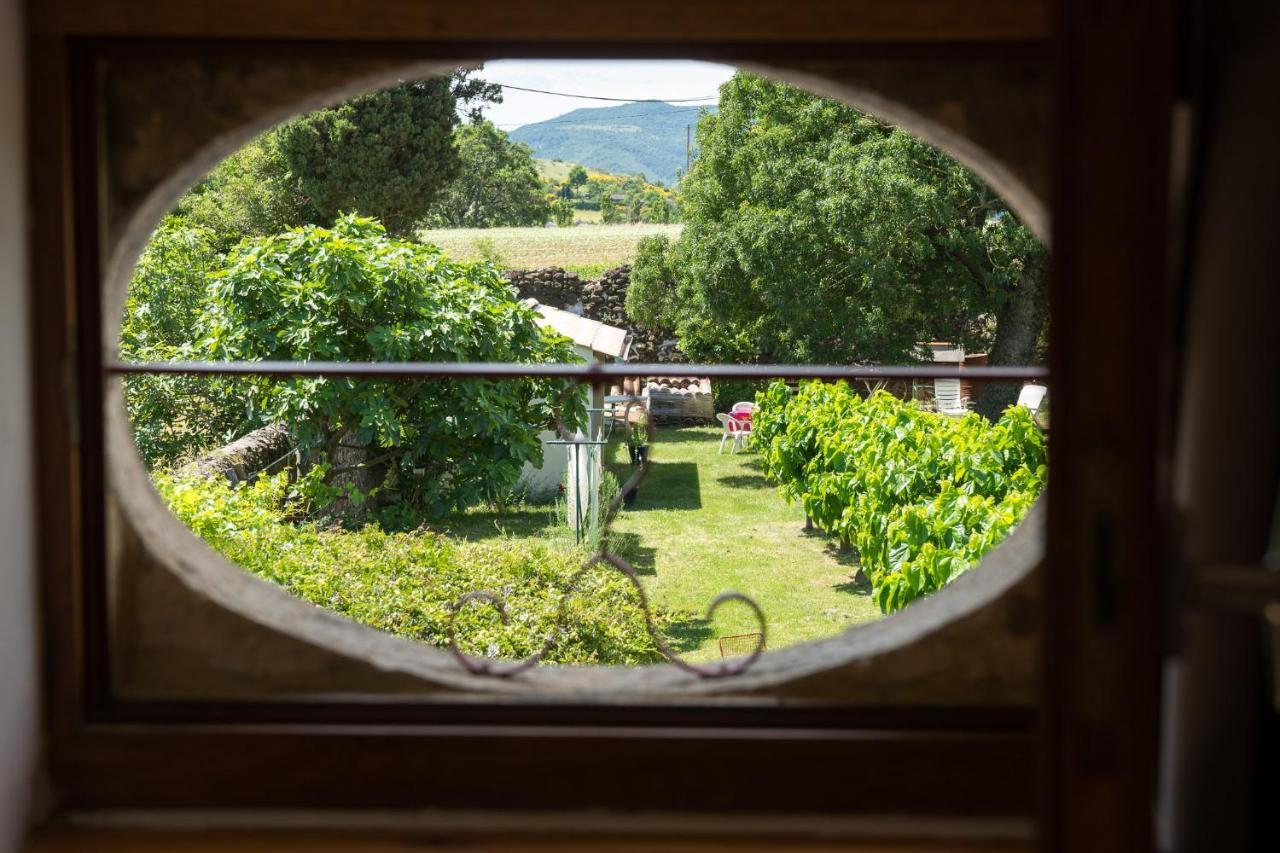 "Il Etait Une Soie..." Hotell Saint-Vincent-de-Barres Eksteriør bilde